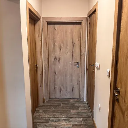 Spacious 3 Bedroom - Laveli Apartament