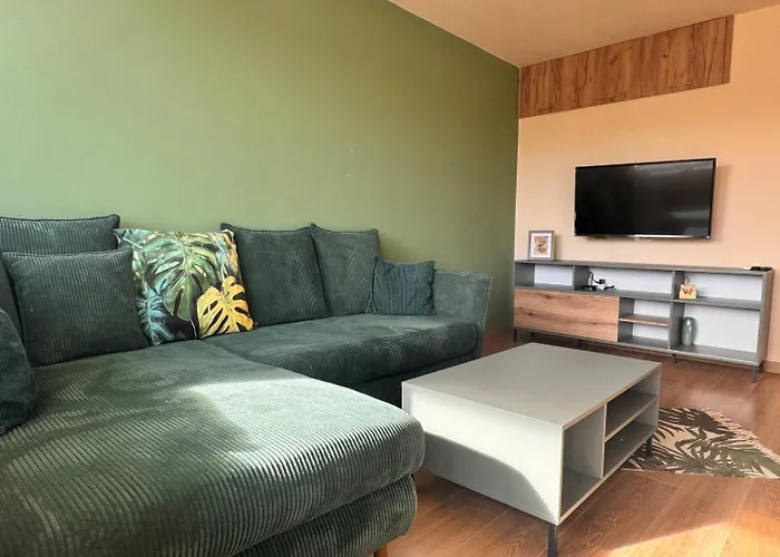 Spacious 3 Bedroom - Laveli Apartmán *