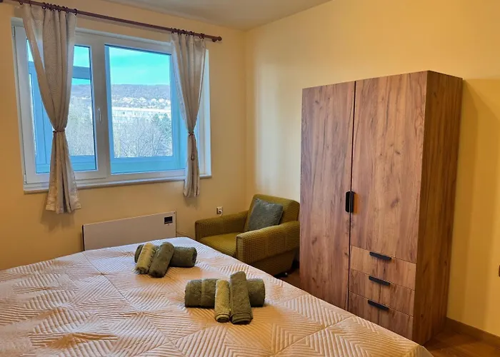 Spacious 3 Bedroom - Laveli